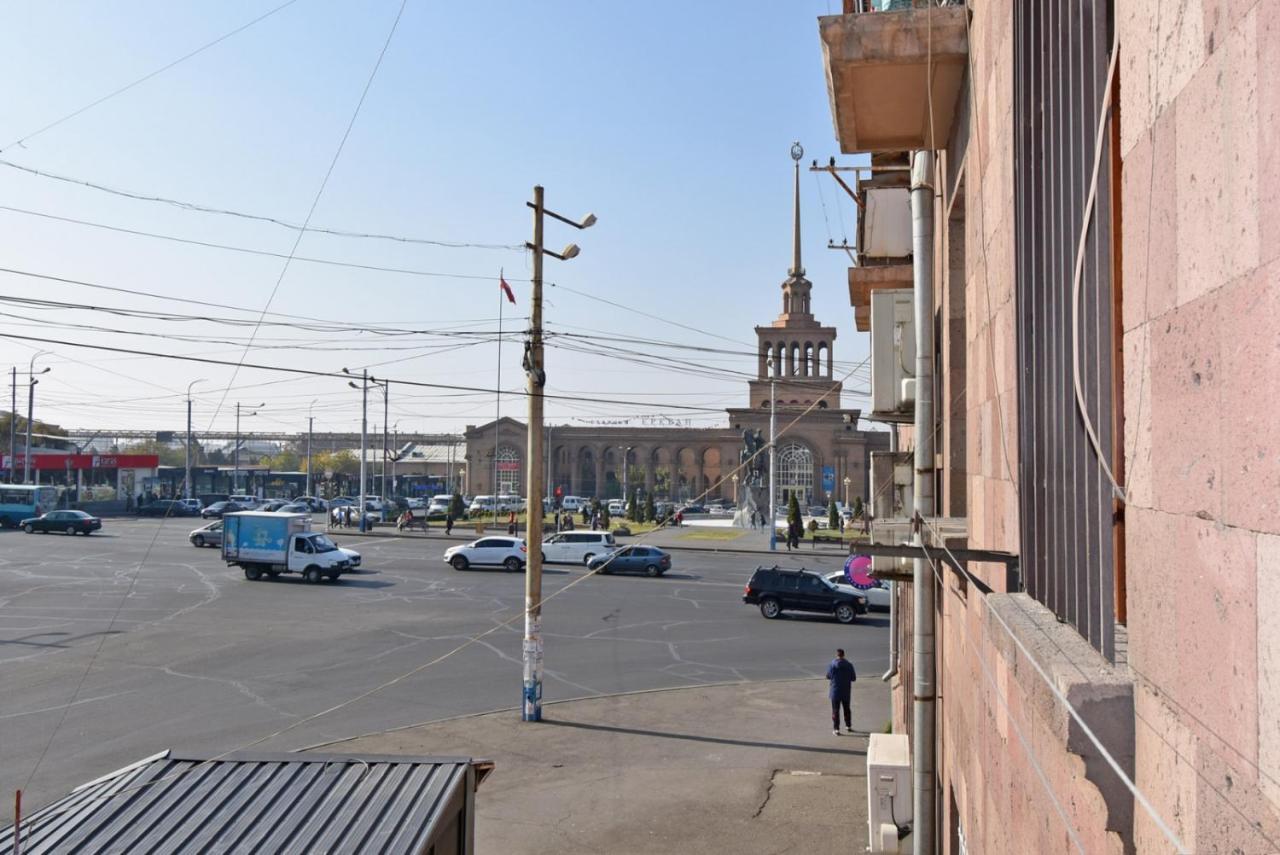 Apartment Near Sasundci Davit Metro Station Jerevan Eksteriør billede
