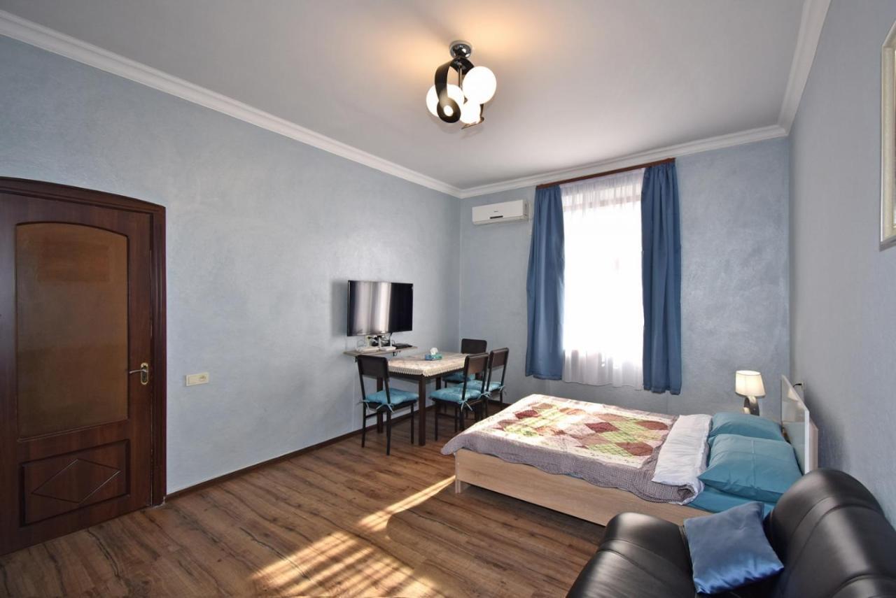 Apartment Near Sasundci Davit Metro Station Jerevan Eksteriør billede
